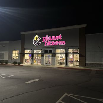 Planet Fitness - Outside - Trainers Near Me - Draper, Utah