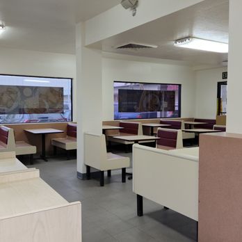 Grace's Inn - Dining area - Fast Food Near Me - Honolulu, Hawaii