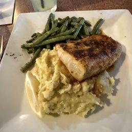 Great food and staff. Environment is rustic and comfortable. The food was wonderful. Seasoned perfectly and absolutely delicious! Great food and staff. Environment is rustic and comfortable. The food was wonderful. Seasoned perfectly and absolutely delicious!