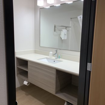 WoodSpring Suites Seattle Redmond - Bathroom - Hotels Near Me - Redmond, Washington WoodSpring Suites Seattle Redmond - Bathroom - Hotels Near Me - Redmond, Washington