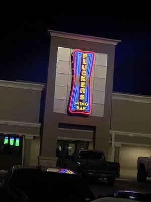 Pluckers Wing Bar by null