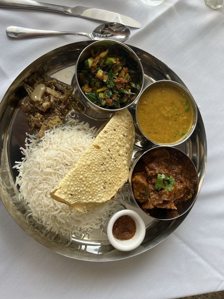 Taste of Everest Logo