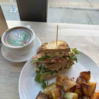 Cafe Astoria - The Vegan Gus - Coffee & Tea Near Me - Saint Paul, Minnesota