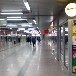Metro Prosek - Vestibul