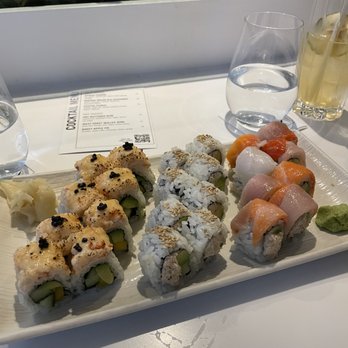 THE LOBBY LOUNGE & RAWBAR - lobster roll, cali roll, LL roll - Lounges Near Me - Vancouver, British Columbia THE LOBBY LOUNGE & RAWBAR - lobster roll, cali roll, LL roll - Lounges Near Me - Vancouver, British Columbia