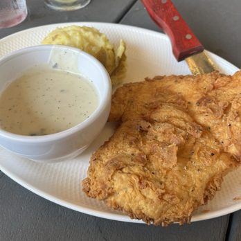 Station 330 - 817 Chicken Fried Chicken - Mexican Near Me - Burleson, Texas
