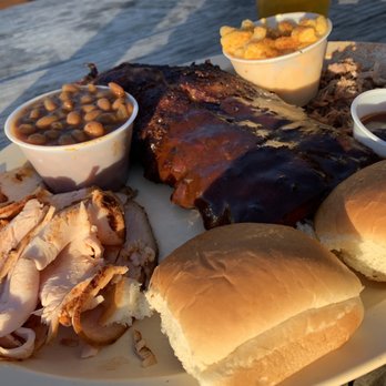 Central BBQ Poplar - Barbeque Near Me - Memphis, Tennessee