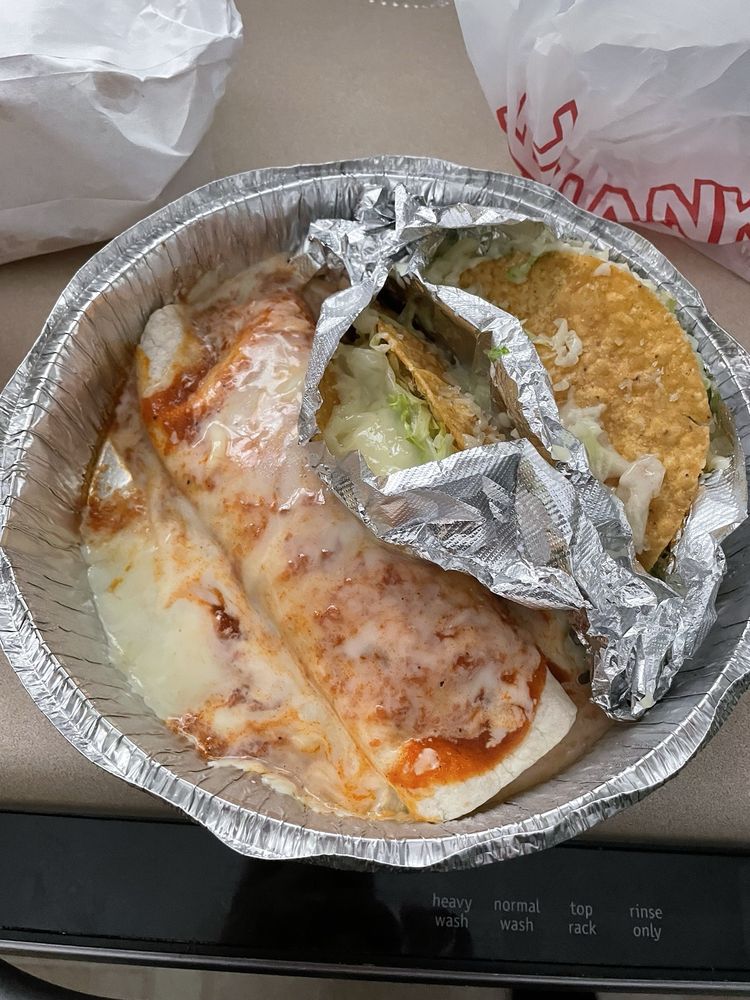 La Plaza Bonita Mexican Restaurant Logo