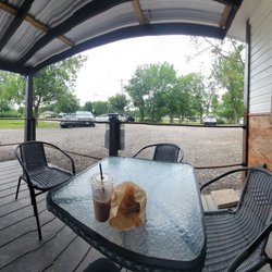Twilight Coffee - Nice patio to sit outside and eat the caprese Sandwich and drink iced coffee!