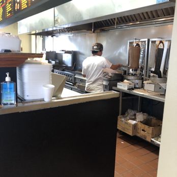 King Kong - Cook not wearing mask while preparing food. - Burgers Near Me - Omaha, Nebraska