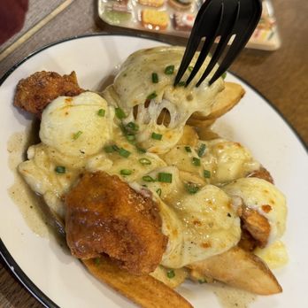Honeymoon Chicken - Crispy Chicken Poutine - Chicken Shop Near Me - Washington, DC, District of Columbia Honeymoon Chicken - Crispy Chicken Poutine - Chicken Shop Near Me - Washington, DC, District of Columbia