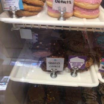 Colossal Cupcakes - So not only do they have cupcakes but there's cake pops, brownies, donuts and cookies. All look amazing. - Bakeries Near Me - Cleveland, Ohio Colossal Cupcakes - So not only do they have cupcakes but there's cake pops, brownies, donuts and cookies. All look amazing. - Bakeries Near Me - Cleveland, Ohio