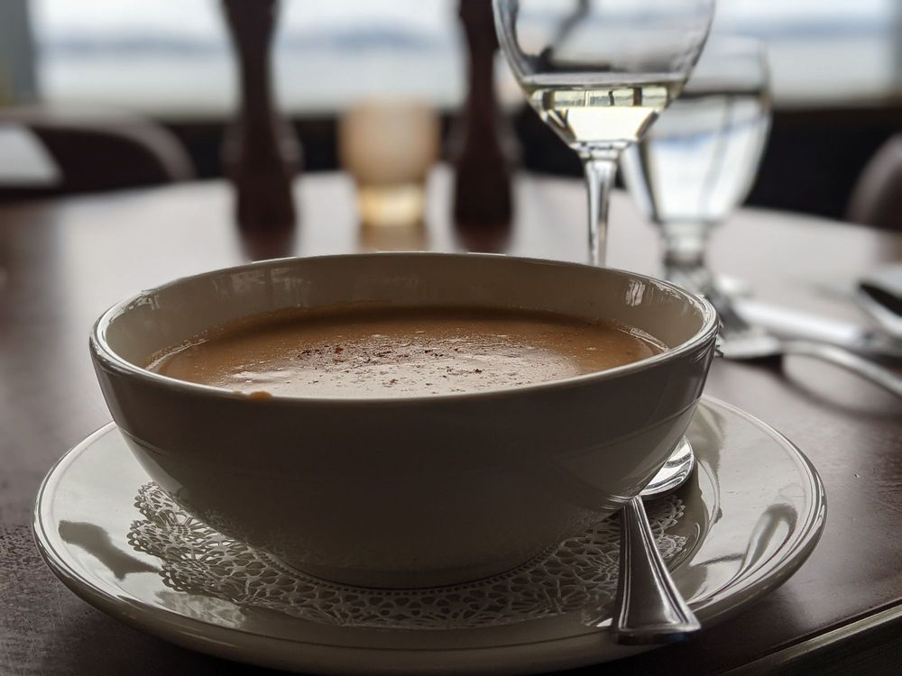 Daniel's Broiler - Leschi