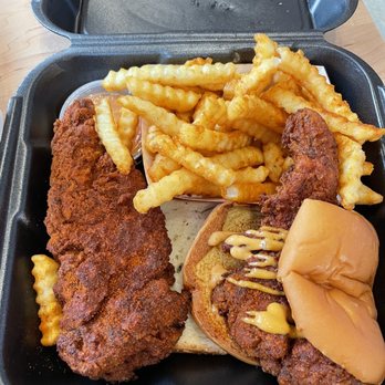 Dave's Hot Chicken - Chicken Dave's #3 1 Tender & 1 Slider w/ Fries - Chicken Shop Near Me - Altamonte Springs, Florida Dave's Hot Chicken - Chicken Dave's #3 1 Tender & 1 Slider w/ Fries - Chicken Shop Near Me - Altamonte Springs, Florida
