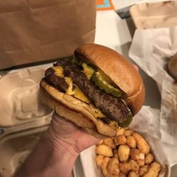 Dave's Dive Burger - Smash Burger