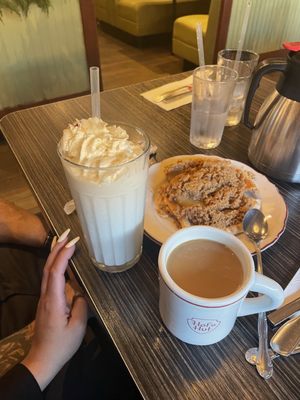 Hof's Hut Restaurant & Bakery by null