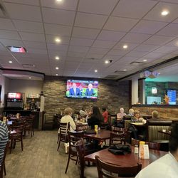 Oak Street Restaurant and Bar
