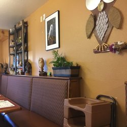 The Nest Diner - Lots of owl and bird decor