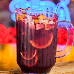 Para Ti Colombia Con Sabor - Come to Para Ti Colombia and try our flavorful sangria! Refreshing, fruity, and perfect for sharing with friends.