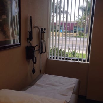 Cardiology Associates - Relaxing space to wait for Doctor. - Cardiologists Near Me - Oxnard, California