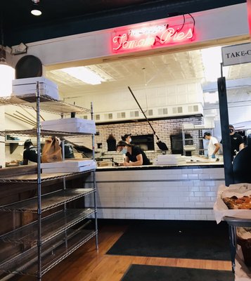 Frank Pepe Pizzeria Napoletana by null