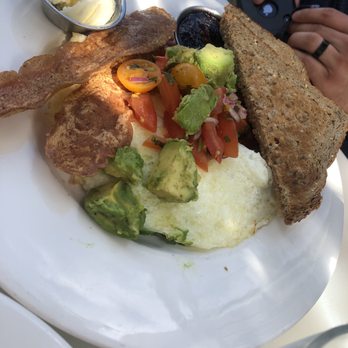 Beatrix - A Wonderful Egg White Omelet* - Coffee & Tea Near Me - Oak Brook, Illinois