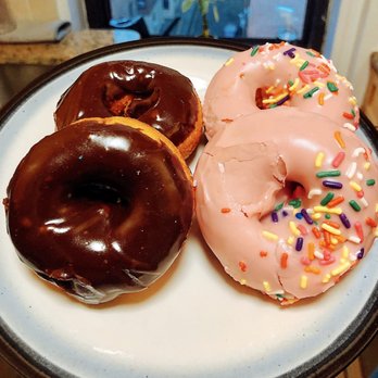 Beascakes Bakery - chocolate and strawberry frosted doughnuts - Bakeries Near Me - Armonk, New York Beascakes Bakery - chocolate and strawberry frosted doughnuts - Bakeries Near Me - Armonk, New York