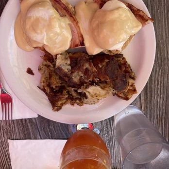 Cafe M - Classic Eggs Benedict, yum!! - Breakfast & Brunch Near Me - Berkeley, California