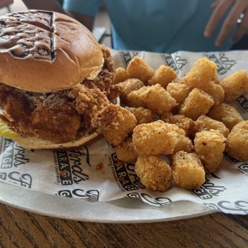 Ford's Garage Dearborn - Fried chicken sandwich - Burgers Near Me - Dearborn, Michigan Ford's Garage Dearborn - Fried chicken sandwich - Burgers Near Me - Dearborn, Michigan