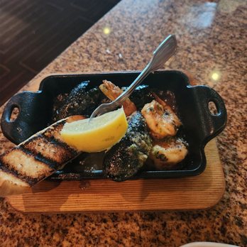 Chart House - Sizzling shellfish iron skillet - Seafood Near Me - Newport, Kentucky Chart House - Sizzling shellfish iron skillet - Seafood Near Me - Newport, Kentucky