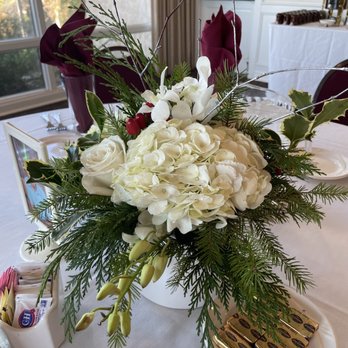 Cristina's Flowers - Centerpieces - Florists Near Me - Long Beach, California
