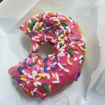 The Showroom Bakehouse - Sprinkle Donut - Bakeries Near Me - Brooklyn, New York The Showroom Bakehouse - Sprinkle Donut - Bakeries Near Me - Brooklyn, New York