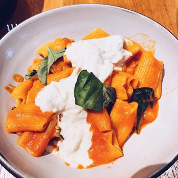 Josefina - Tomato burrata pasta - Italian Near Me - Wayzata, Minnesota Josefina - Tomato burrata pasta - Italian Near Me - Wayzata, Minnesota