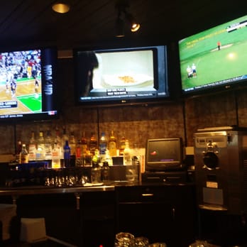 Chili's - Bar area - Bars Near Me - Paramus, New Jersey