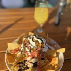 Heist Brewery - Nachos and mimosa