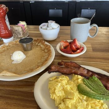Art's Corner Cafe - Corner cake with eggs, avocado, and bacon - Breakfast & Brunch Near Me - Ventura, California