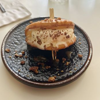 Benteaux - BOURBON VANILLA BUN - Cajun/Creole Near Me - Hammond, Louisiana