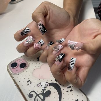 Palette Nail Studio - Nail Salons Near Me - Huntington Beach, California