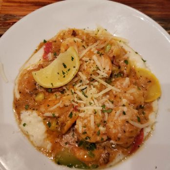 Jonah's Fish & Grits - Shrimp and grits - Seafood Near Me - Thomasville, Georgia