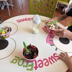 sweetFrog Premium Frozen Yogurt