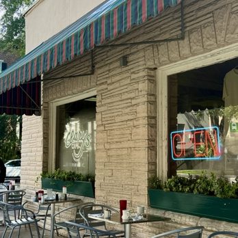 Clary's Cafe - Outside patio area - Breakfast & Brunch Near Me - Savannah, Georgia