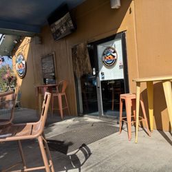 Hogfish Seafood and Smokehouse - Patio