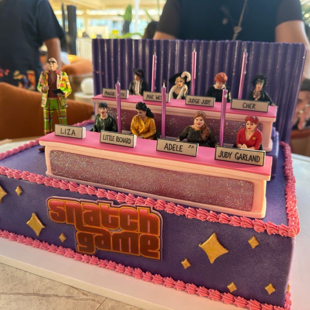 Ele Makes Cakes - Snatch Game cake - Custom Cakes Near Me Ele Makes Cakes - Snatch Game cake - Custom Cakes Near Me