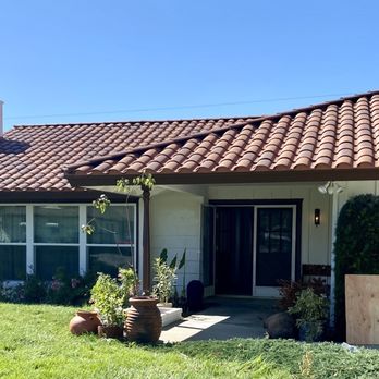 Vinyl Window Broker - House under remodeling however looking so much better with new windows! - Windows Installation Near Me - Tustin, California Vinyl Window Broker - House under remodeling however looking so much better with new windows! - Windows Installation Near Me - Tustin, California