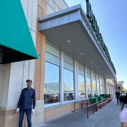 Patel Brothers - Side of entrance