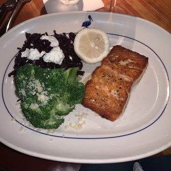 Houston's Restaurant - Perfectly cooked salmon with broccoli and braised cabbage - American Near Me - Pompano Beach, Florida