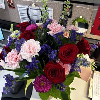 Avas Flowers - Florists Near Me Avas Flowers - Florists Near Me