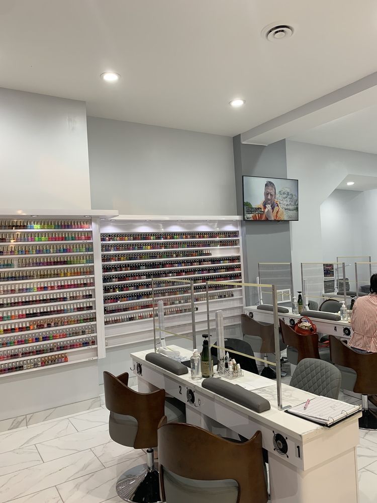 NAILS BY DISTRICT Updated June 2024 80 Photos & 32 Reviews 1741