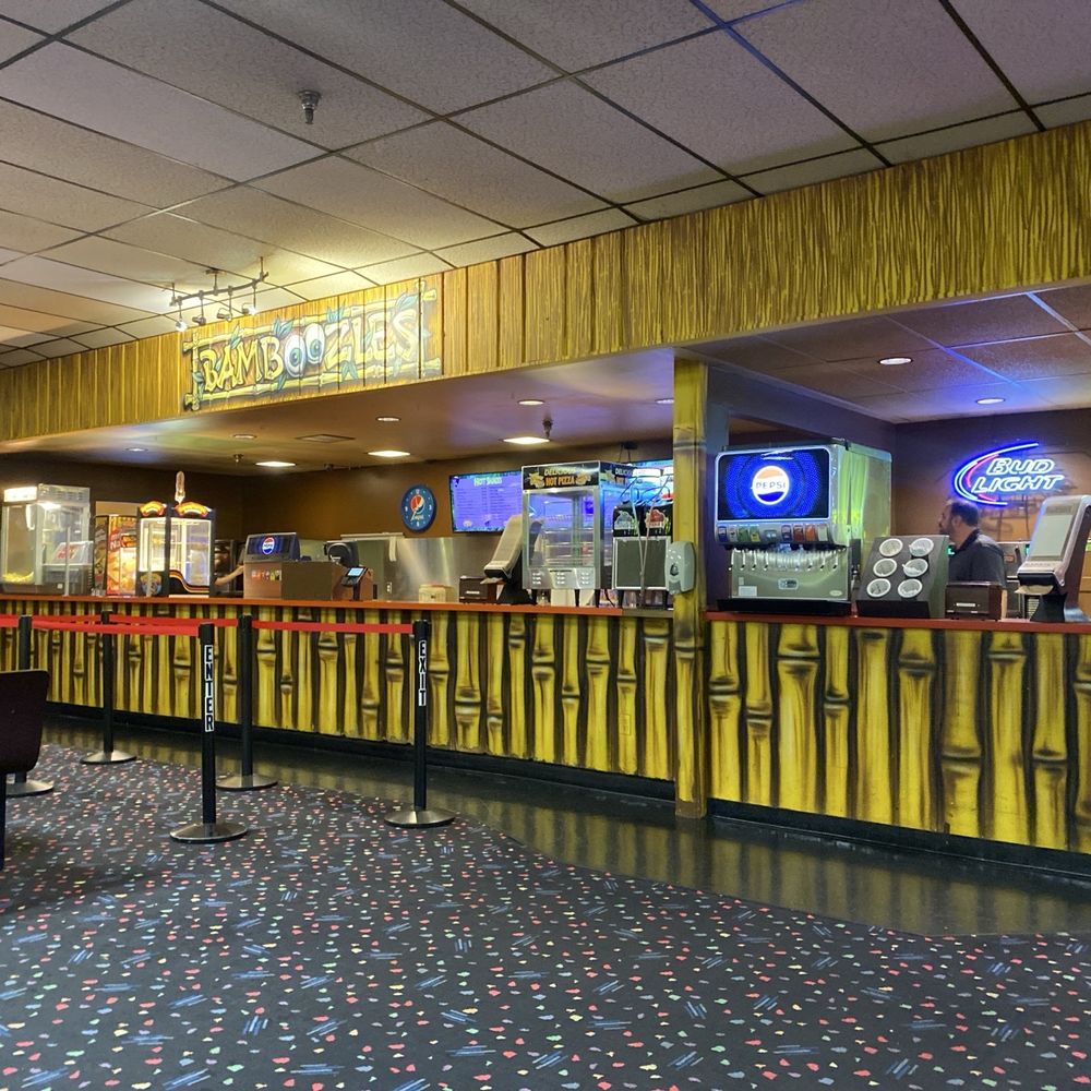 Horizon Fun F/X - Food area: selling pizza, hot dogs, chicken fingers etc etc and reasonably priced - Skating Rinks Near Me - Rochester, New York Horizon Fun F/X - Food area: selling pizza, hot dogs, chicken fingers etc etc and reasonably priced - Skating Rinks Near Me - Rochester, New York
