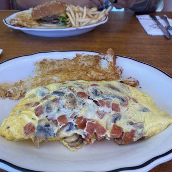 Anna Miller's - Omelette - Bakeries Near Me - Aiea, Hawaii